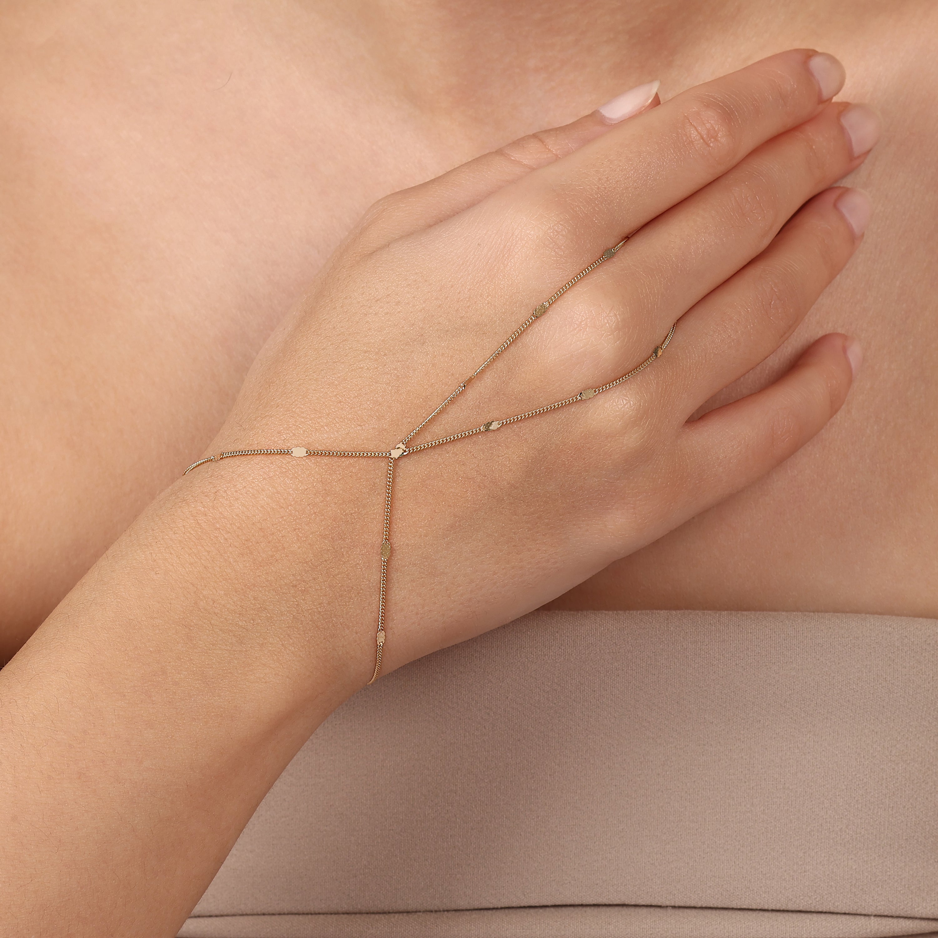 Seline Hand Chain