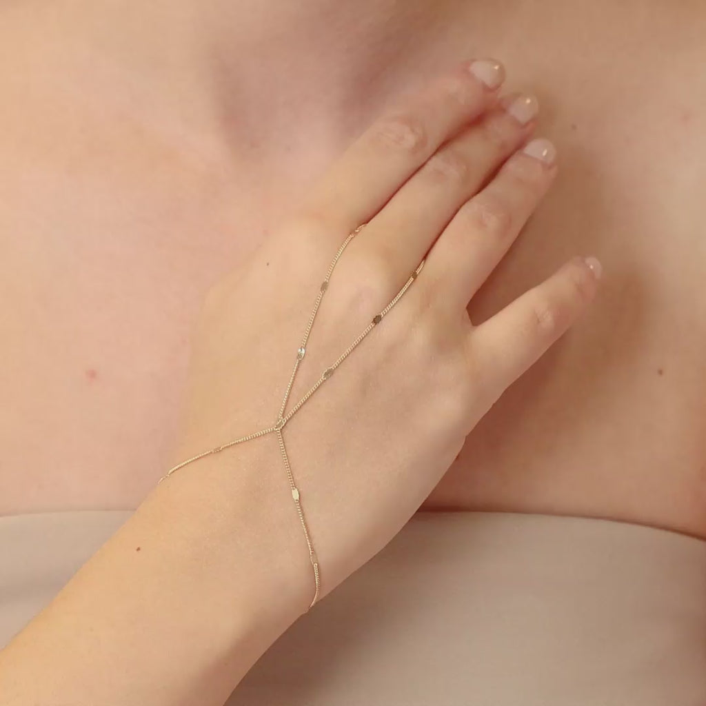 Seline Hand Chain
