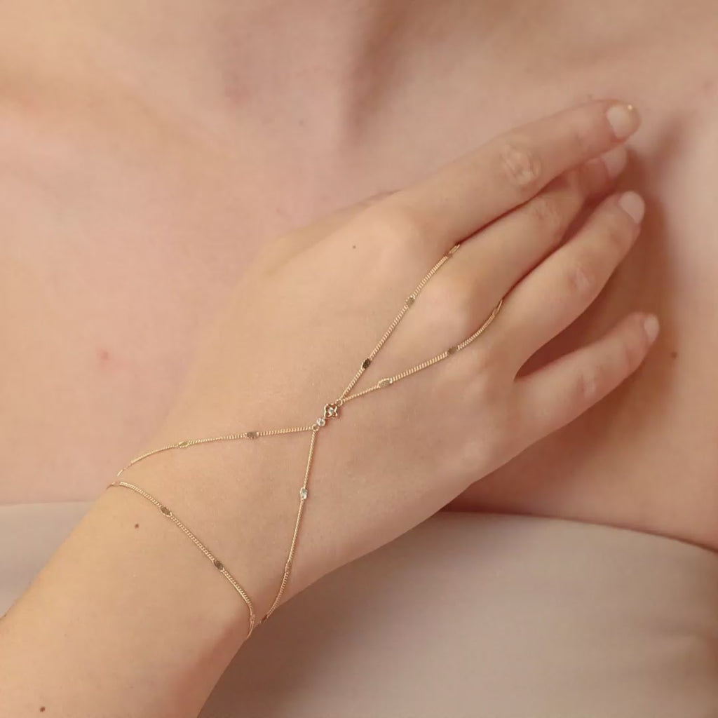 Alia Clover Layered Hand Chain