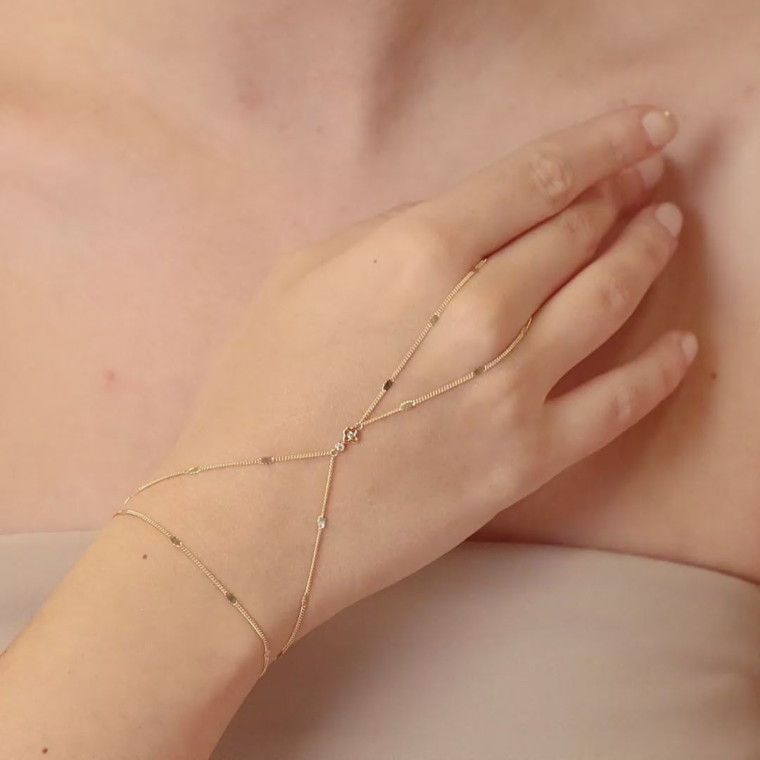 Alia Clover Layered Hand Chain